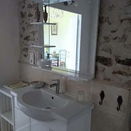 فندق مبيت وإفطار Pierre Deluen Domaine De La Grange De Quaire 3*