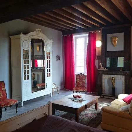 فندق مبيت وإفطار Pierre Deluen Domaine De La Grange De Quaire Chassenon