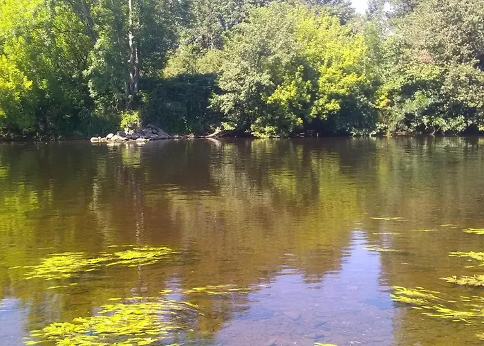 Pierre Deluen Domaine De La Grange De Quaire Bed & Breakfast 3*