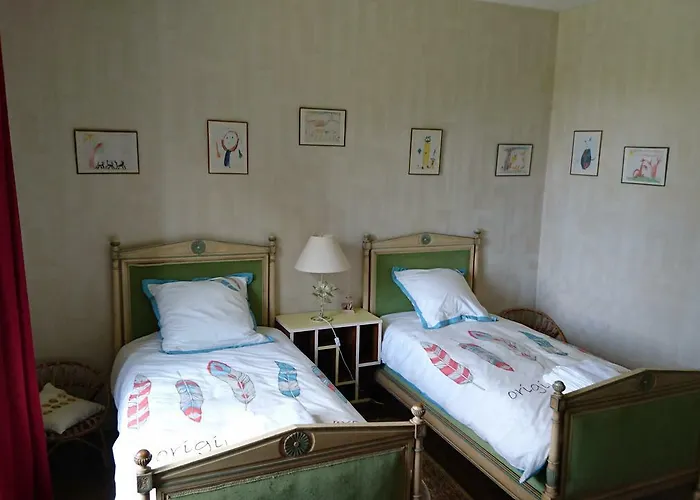 Pierre Deluen Domaine De La Grange De Quaire Bed & Breakfast