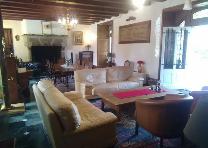 Pierre Deluen Domaine De La Grange De Quaire Bed & Breakfast 3*