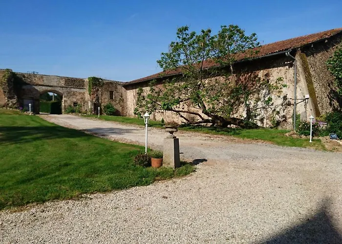 Pierre Deluen Domaine De La Grange De Quaire 3* Chassenon